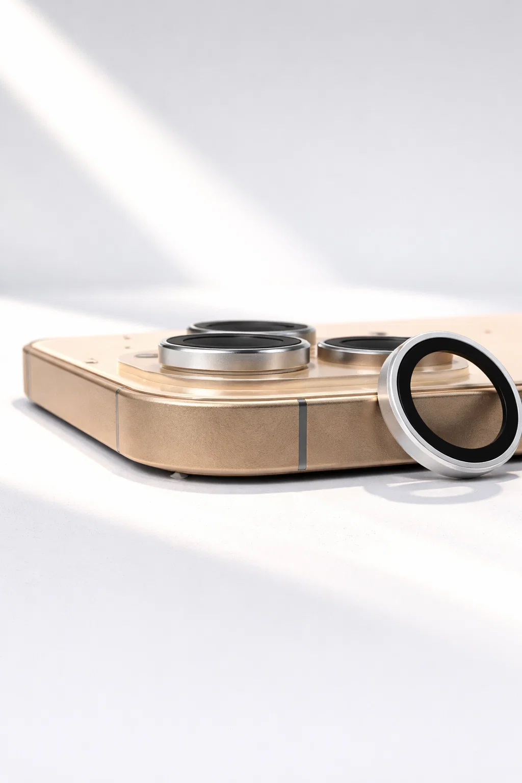 LENS ULTRA SHIELD 3 CAMERAS - SILVER Lens ultra Shield iPhone 12 Pro Max - Imagem 1